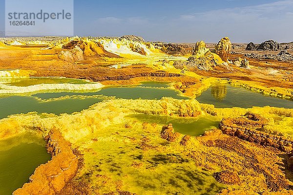 Geothermalgebiet mit Schwefelablagerungen und säurehaltigen Salzlaken  Dallol  Danakil Senke  Äthiopien  Afrika