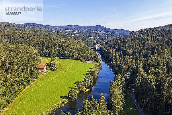 Blaibacher See und Kraftwerk am Höllenstein  Schwarzer Regen  zwischen Viechtach und Bad Kötzting  Bayerischer Wald  Niederbayern  Bayern  Deutschland  Europa