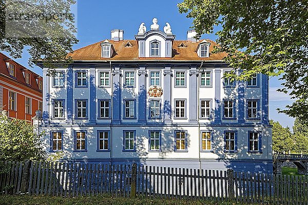 Blaues Schloss  Spätbarock  Markt Obernzenn  Mittelfranken  Franken  Bayern  Deutschland  Europa