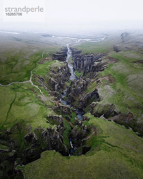 Luftaufnahme  Fjaðrárgljúfur Canyon  Südisland  Island  Europa