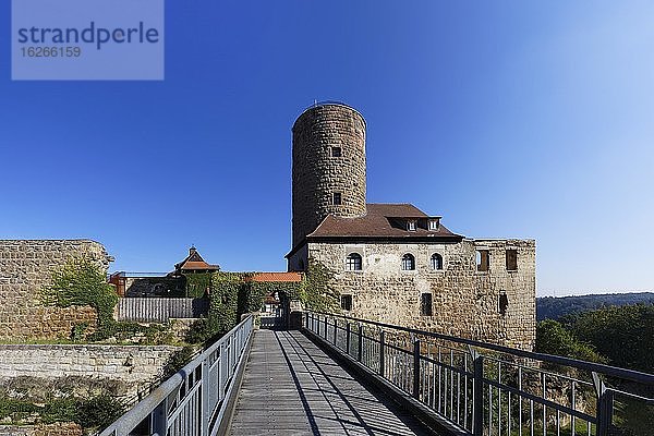 Burgruine Burg Thann mit Wehrturm  Burgthann  Mittelfranken  Franken  Bayern  Deutschland  Europa
