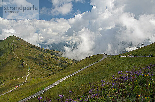 Deutschland  Bayern  Oberallgäu  Oberstdorf  Wanderwege an der Station Kanzelwandbahn zum Fellhorn