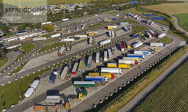 Deutschland  Bayern  Vaterstetten  Autobahnraststätte  Draufsicht