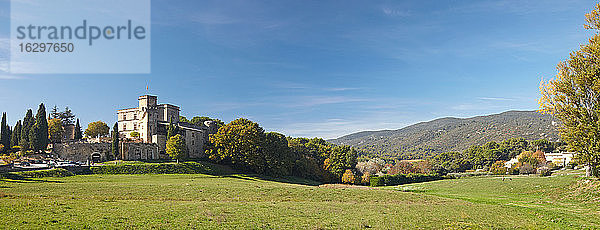 Frankreich  Ansicht von Chateau de Lourmarin