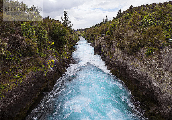 Neuseeland  Taupo  Blick auf die Huka-Fälle