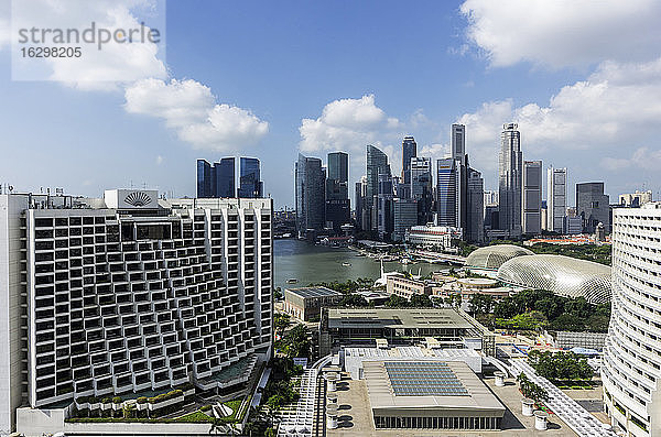 Singapur  Finanzviertel  Sheraton Hotel und Esplanade Einkaufszentrum