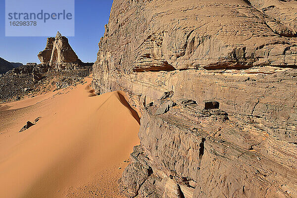 Algerien  Sahara  Tassili N'Ajjer National Park  Tadrart  Felsformationen im Oued In Djeran