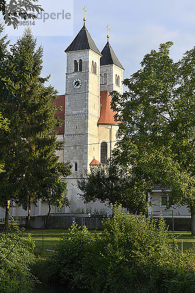 Deutschland  Bayern  Pfröring  Pfarrkirche St. Leonhard