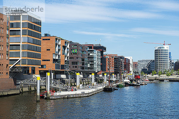 Deutschland  Hamburg  HafenCity  Blick auf den Sandtorkai