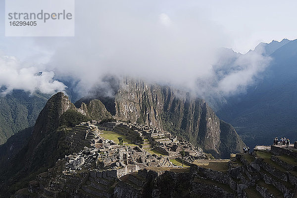 Peru  Anden  Wolken über Machu Picchu