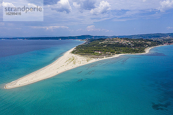 Griechenland  Kassandra  Luftaufnahme von Possidi Beach im Sommer