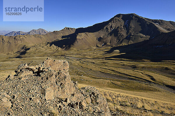 Iran  Blick auf das Alborz-Gebirge