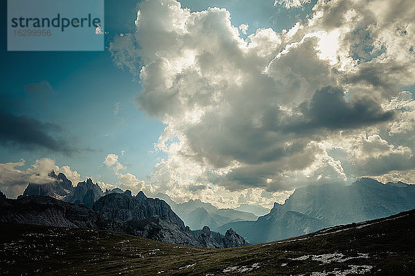 Italien  Provinz Belluno  Venetien  Auronzo di Cadore  Drei Zinnen  Wolkenlandschaften