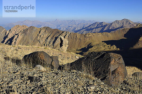 Iran  Provinz Mazandaran  Alborz-Gebirge  Takht-e Suleyman-Massiv  Blick auf Damavand