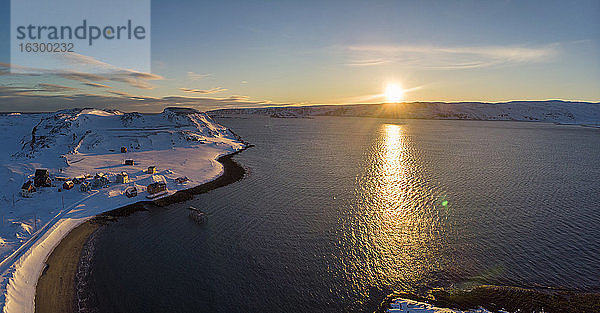 Kongsfjord bei Sonnenaufgang  Finnmark  Norwegen