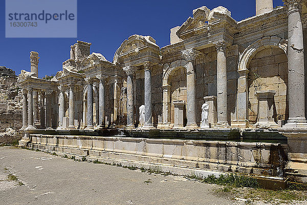 Türkei  Provinz Antalya  Pisidien  Rekonstruiertes antikes Nymphäum  Archäologische Stätte von Sagalassos