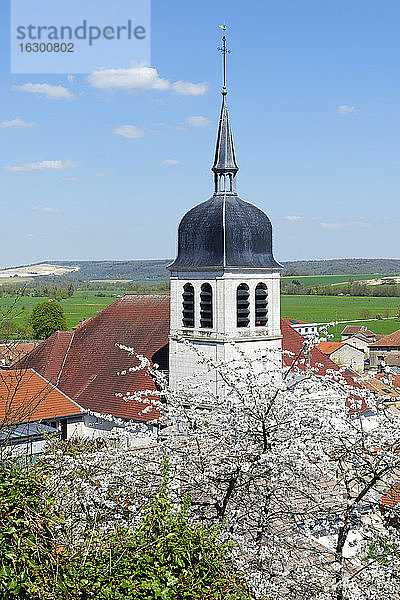 Frankreich  Lothringen  Vaucouleurs  Turm der Pfarrkirche Saint-Laurent