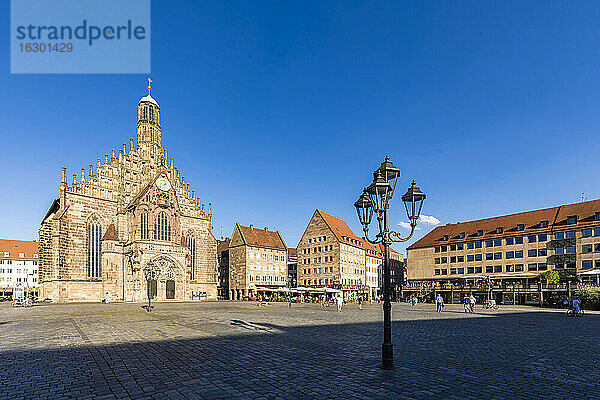 Deutschland  Bayern  Nürnberg  Marktplatz vor der Frauenkirche