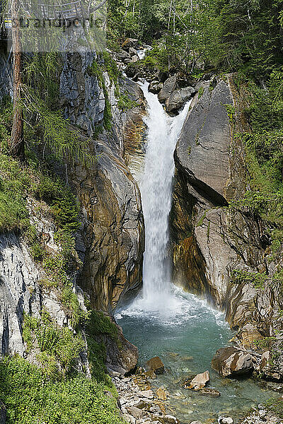 Österreich  Kärnten  Obervellach  Wasserfall in der Groppensteinschlucht
