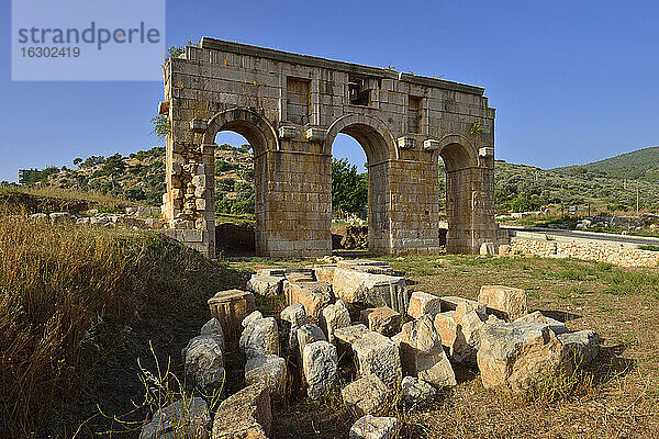 Türkei  Provinz Antalya  Lykien  antikes Eingangstor zur archäologischen Stätte von Patara