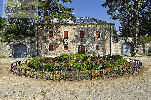 Montenegro  Crna Gora  historischer Biljarda-Palast  Billardsaal  in der alten königlichen Hauptstadt Cetinje