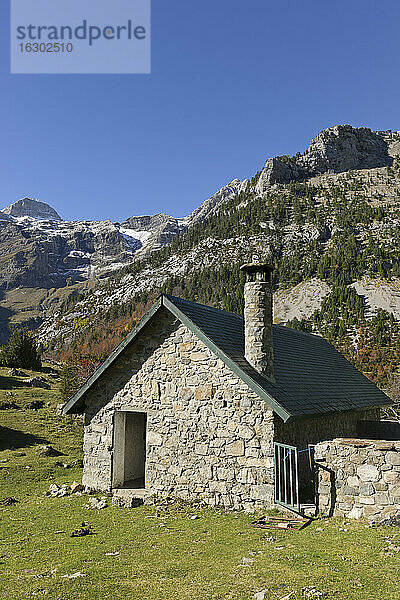 Spanien  National Park Ordesa y Monte Perdido  Verlassene Steinhütte
