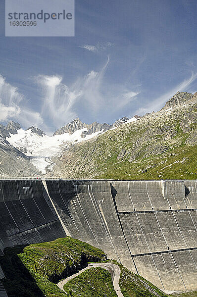 Schweiz  Kanton Bern  Berner Alpen  Oberer Aare-See und Oberer Aare-Gletscher  Staumauer