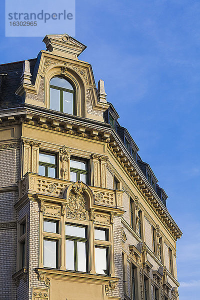 Deutschland  Sachsen-Anhalt  Halle  Fassade eines restaurierten Stadthauses