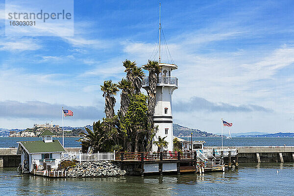 USA  Kalifornien  San Francisco  Leuchtturm auf Forbes Island