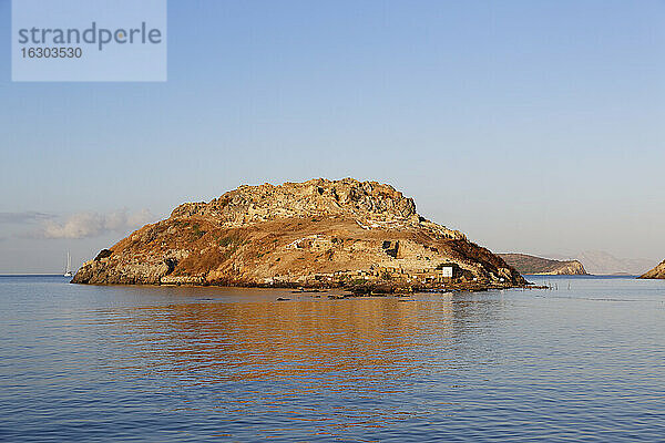 Türkei  Bodrum  Guemuesluek  Insel mit antiker Stadt Myndus