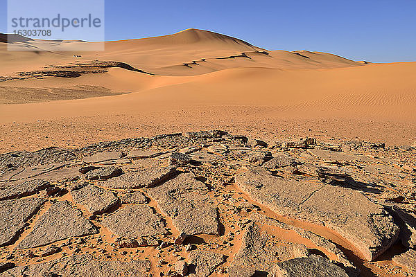 Algerien  Sahara  Tassili N'Ajjer National Park  Sanddünen von In Tehak