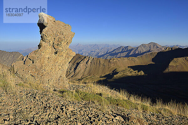 Iran  Provinz Mazandaran  Alborz-Gebirge  Takht-e Suleyman-Massiv  Gebiet Alam Kuh  Kelardasht  Blick in Richtung Damavand