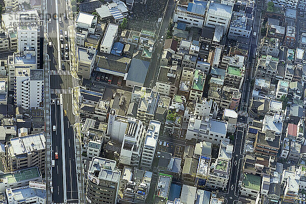 Japan  Tokio  Stadtbild  Wohnhäuser und Straßen