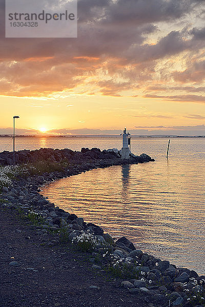 Schweden  Graenna  Sonnenuntergang am Vaetternsee