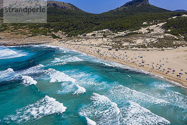 Spanien  Mallorca  Cala Mesquida  Luftaufnahme des Strandes Cala Agulla im Sommer