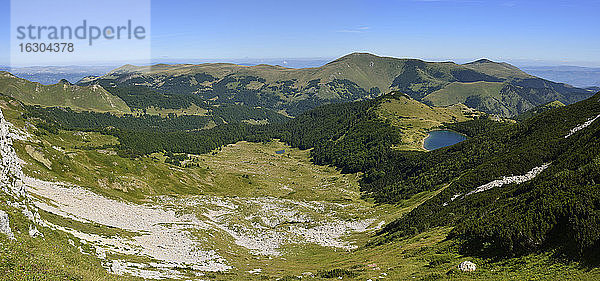 Montenegro  Crna Gora  Bjelasica-Gebirge mit Ursulovac-See  Biogradsko Jezero-Nationalpark