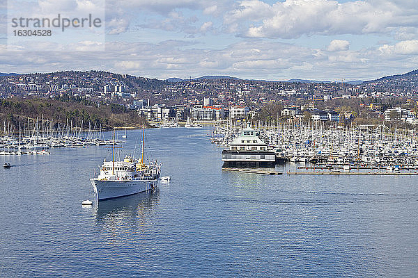 Skandinavien  Norwegen  Oslo  Stadtansicht und Hafen