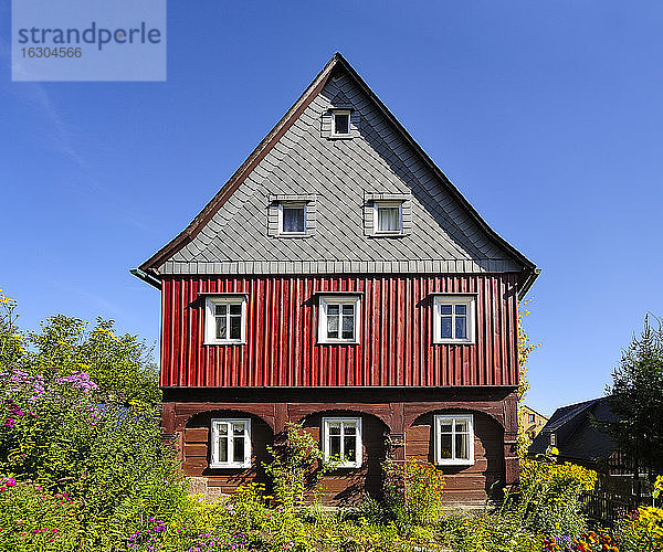 Deutschland  Sachsen  Hinterhermsdorf  Historisches Haus in der Oberlausitz