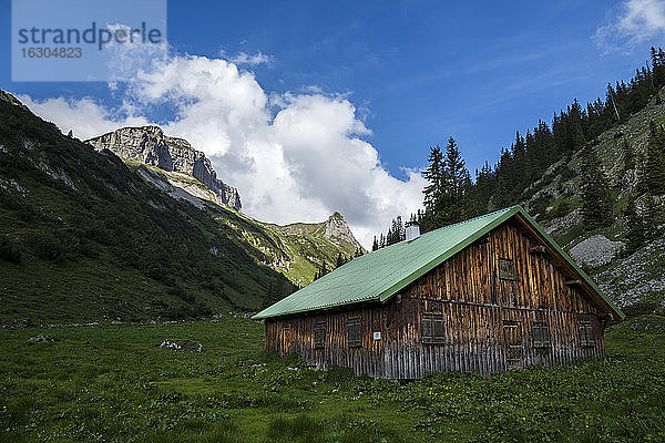Österreich  Tirol  Allgäuer Hochalpen  Naturschutzgebiet Hoher Ifen  Mahdtal  Torkopf  Berghütte
