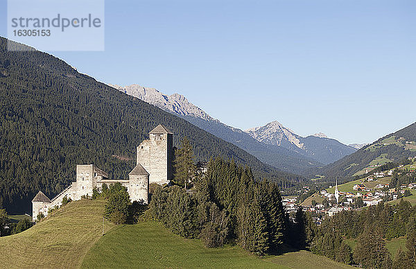 Österreich  Osttirol  Schloss Heinfels