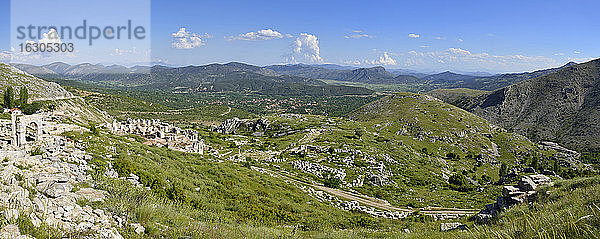 Türkei  Provinz Antalya  Pisidien  Panoramablick über die archäologische Stätte von Sagalassos