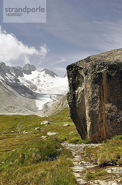 Schweiz  Kanton Bern  Berner Alpen  Weg zum Oberen Aaregletscher