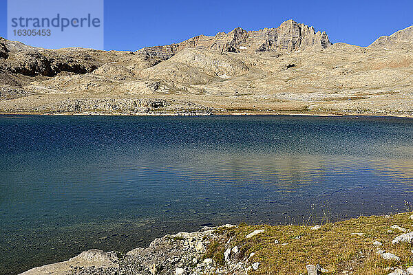 Türkei  Anti-Taurus-Gebirge  Aladaglar-Nationalpark  Yedigoeller-Hochebene  Hastakoca-See und Kizilkaya-Berg