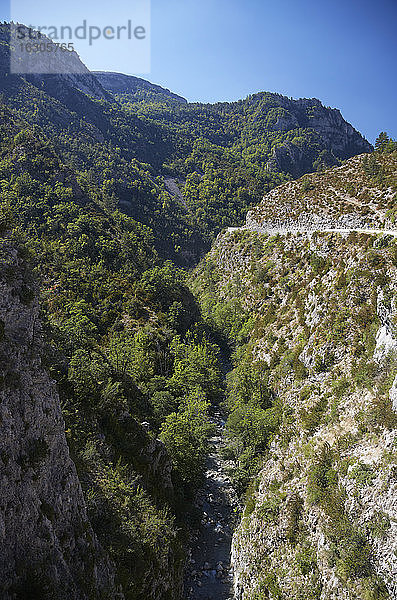 Frankreich  Alpes-de-Haute-Provence  Route Napoleon bei Entrevaux