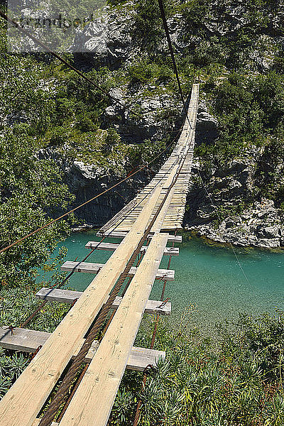 Montenegro  Drehbrücke über die Moraca-Schlucht zwischen Podgorica und Kolasin