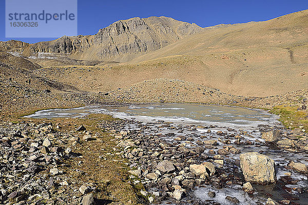 Iran  Alborz-Gebirge  Takht-e Suleyman-Massiv  Gefrorener See