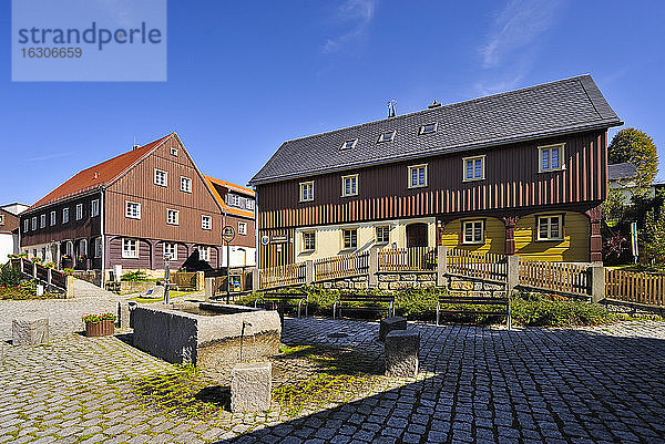Deutschland  Sachsen  Hinterhermsdorf  Historische Häuser in der Oberlausitz