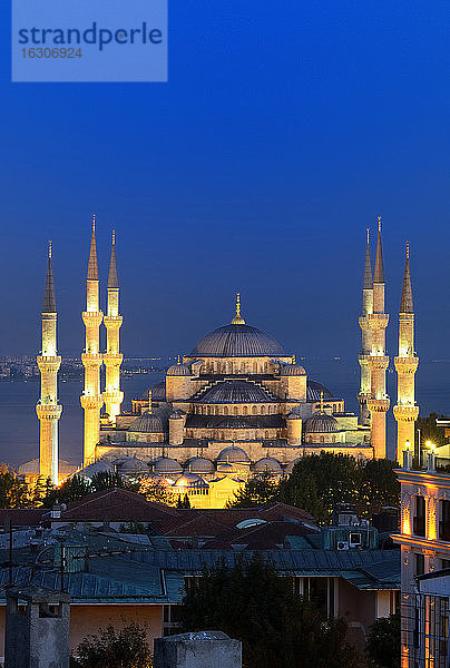 Türkei  Istanbul  Blaue Moschee bei Nacht