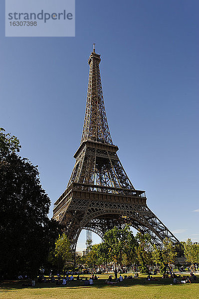 Frankreich  Paris  7. Arrondissement  Blick auf den Eiffelturm