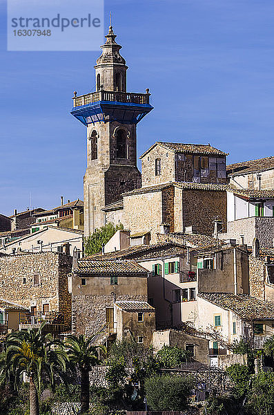 Spanien  Balearische Inseln  Mallorca  Valldemossa  S'Arxiduc  Kirchturmspitze